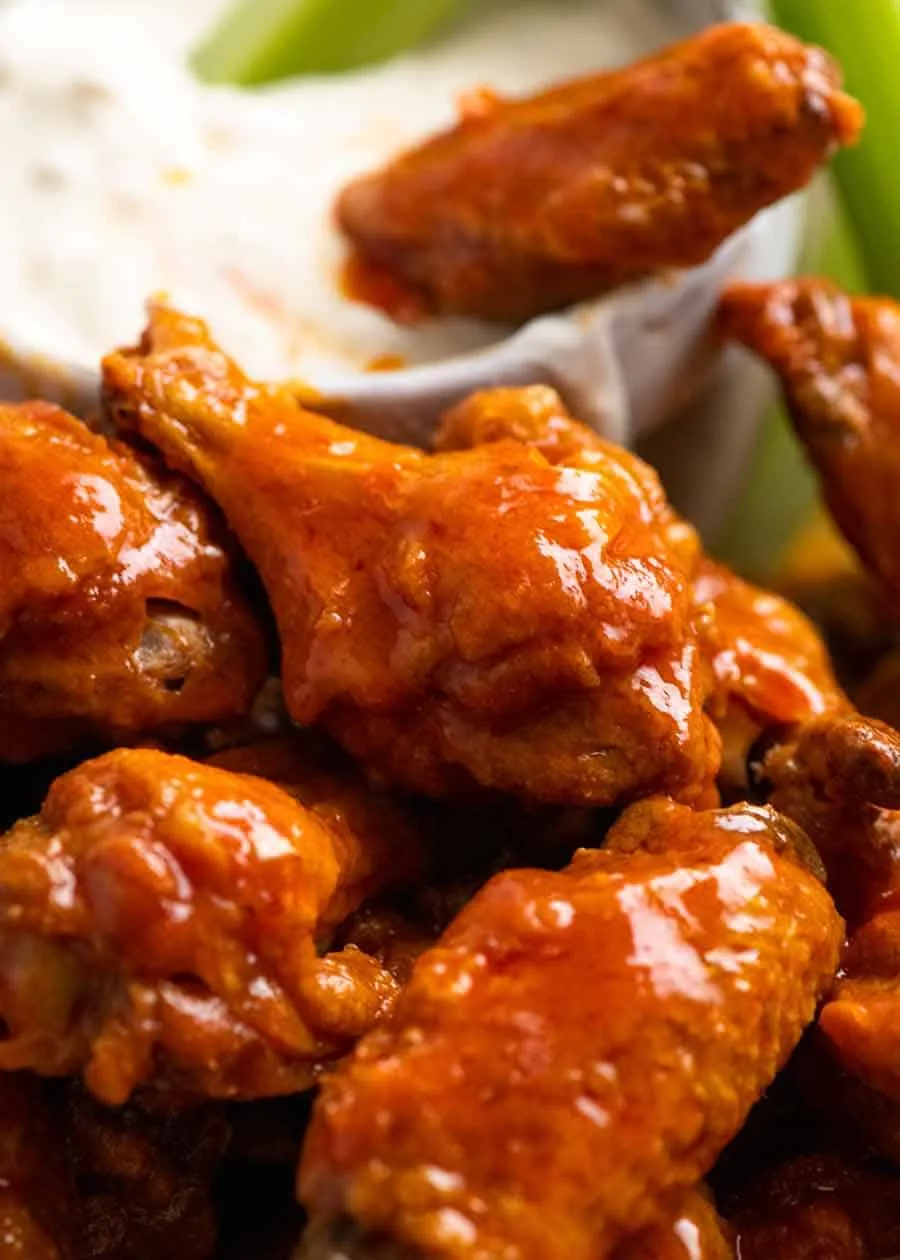 Buffalo wings with dipping sauce